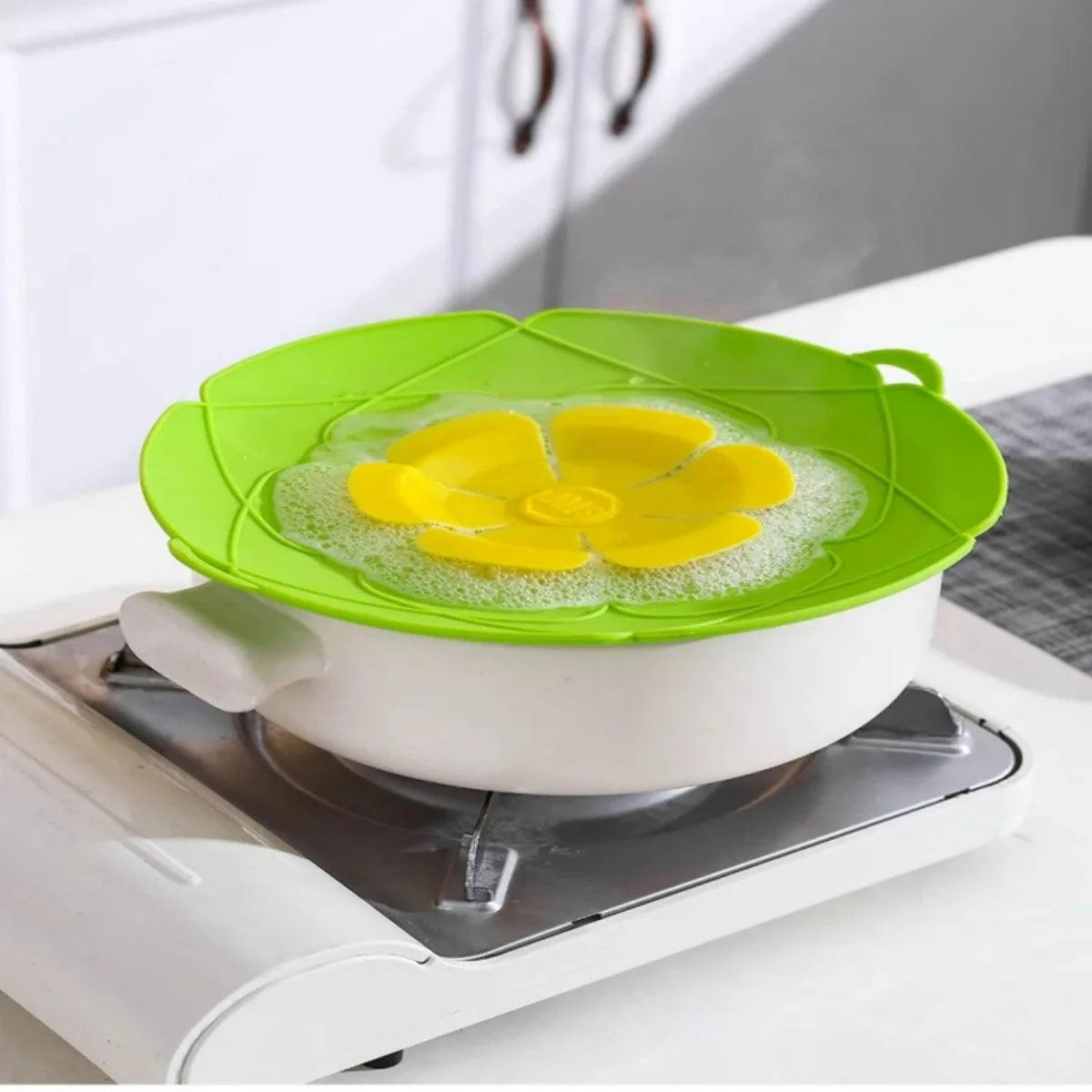 26CM Heat Resistant Silicone Multi-Purpose Kitchen Splash Guard